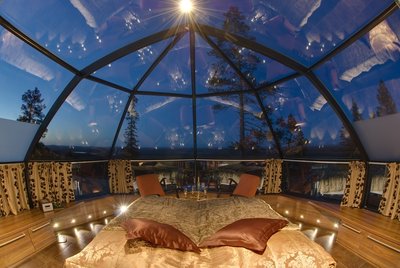 The-Best-Way-To-Watch-The-Northern-Lights-6-Tagroom.jpg