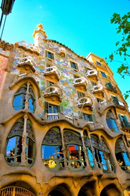 1-Дом Бальо в Барселоне. Творение Гауди.jpg