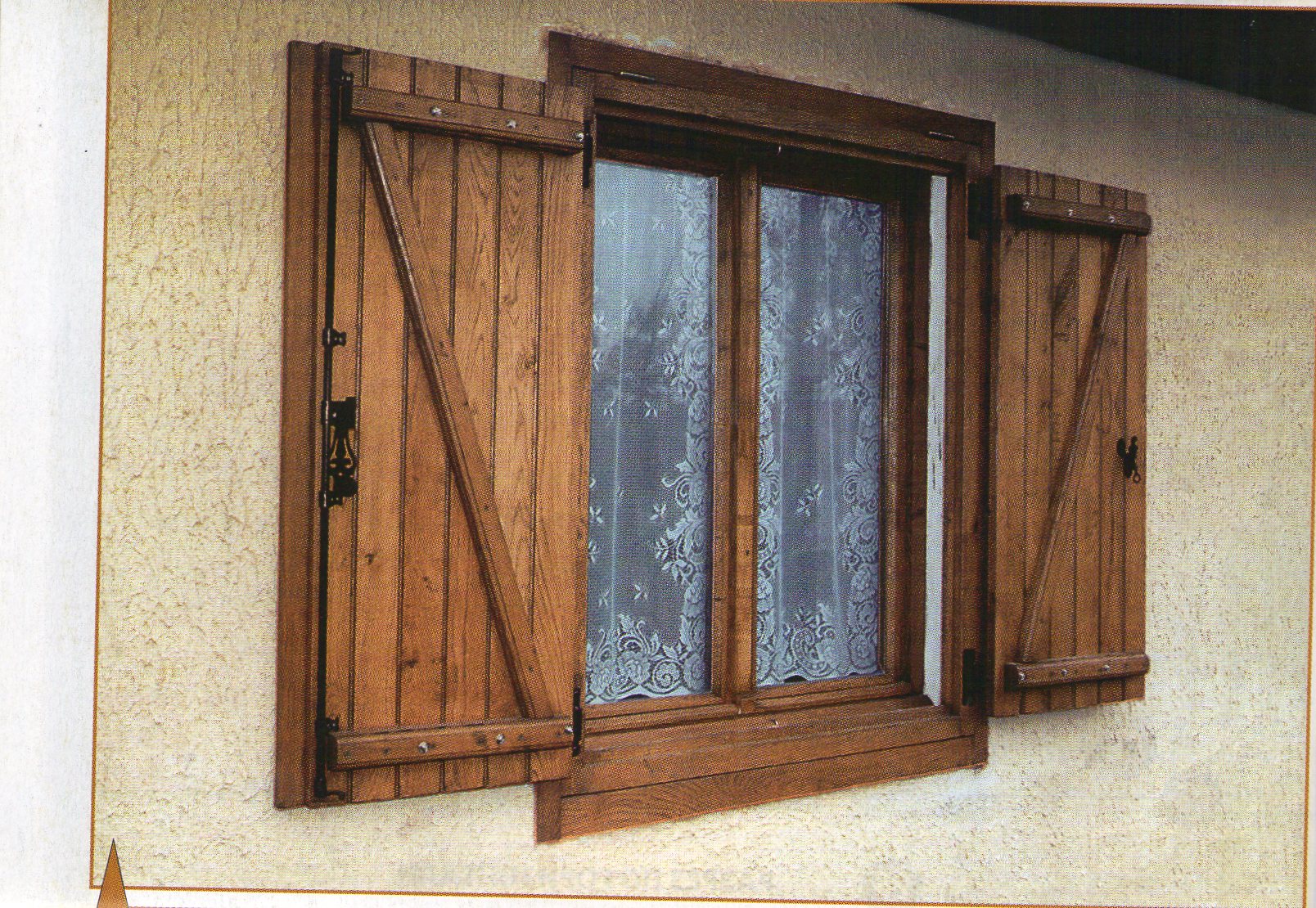 Окно изготовление своими руками. Откидные ставни VEKA. Ставни на окна деревянные. Створки на окна деревянные. Ставни на окна для дачи деревянные.