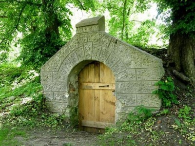 Погреб-ледник.jpg