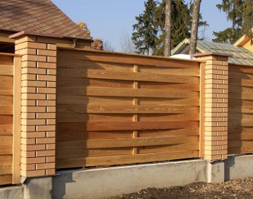 Как сделать деревянный забор своими руками - советы и рекомендации - Заборкин