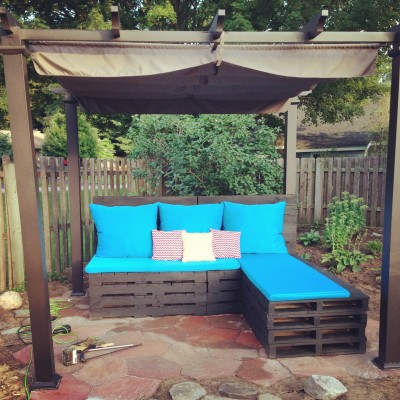 pallet-patio-furniture-made-by-newlyweds-drew-alicia-out-of-pallets-in-patio-furniture-made-from-pallets.jpg