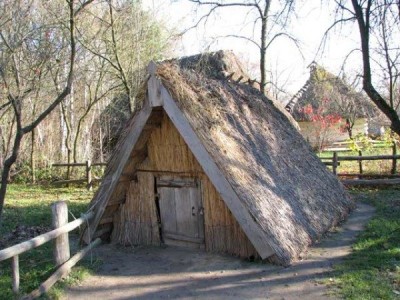 odin-iz-samyh-rasprostranennyh-vidov-nazemnyh-pogrebov--bez-potolochnogo-perekrytiya---labaz-600x450.jpg