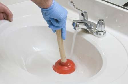 bigstock-Unplugging-The-Sink-7029468.jpg.pagespeed.ce.N_fkrZ4Nn9.jpg