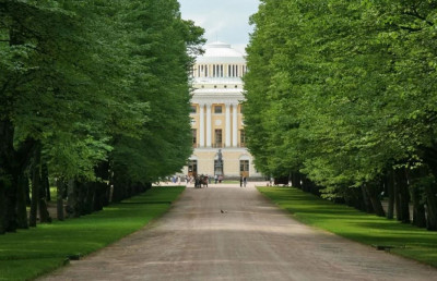 липовая аллея павловск.JPG