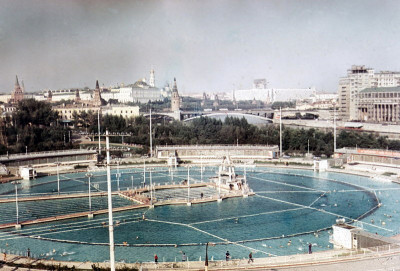 бассейн Москва.jpg