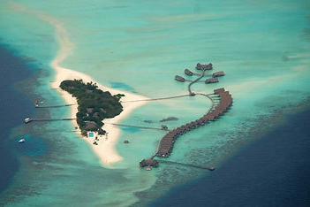 Комплекс лодка-отель на Мальдивах.png
