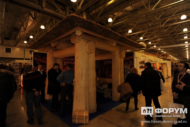 Беседка с камышевой кровлей