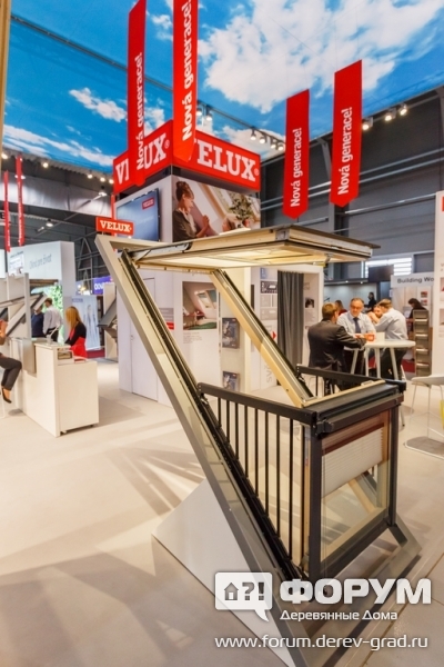 Окно устанавливаемое в крышу и трансформируемое в балкон - компания Velux