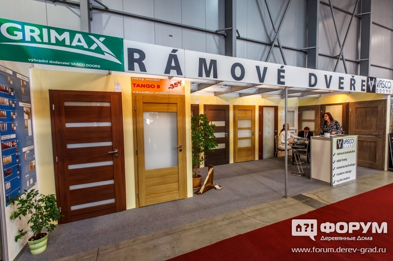 Стенд компании Grimax наружные и внутренние двери изготовление компании Vasco
