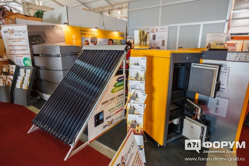 Стенд компании 2K Energy - солнечные нагревательные системы для воды
