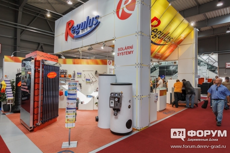Стенд компании Regulus системы солнечного и комплексного отопления