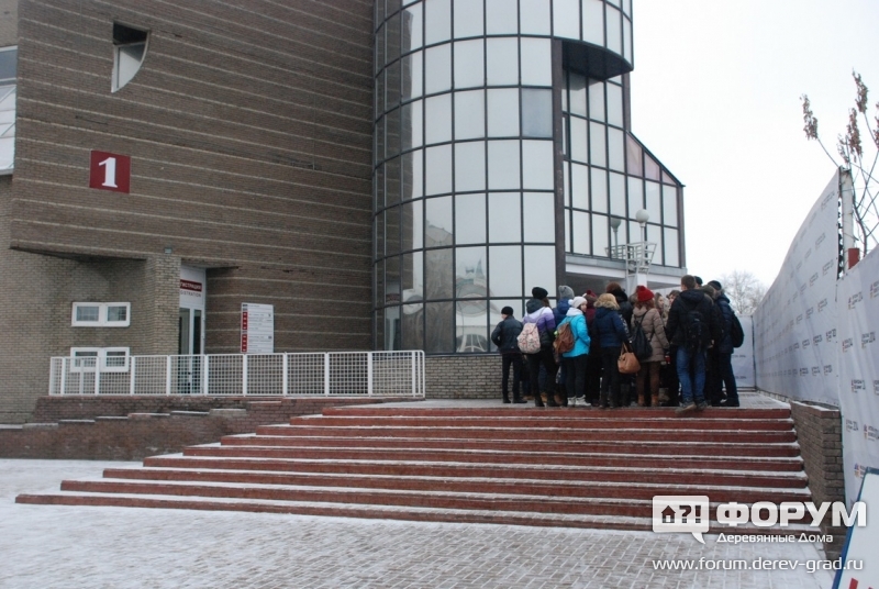 Школьники пришли на выставку