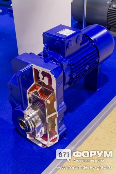 Образец на стенде Bauer Gear Motor