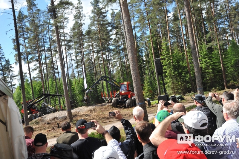 Харвестеры Коматцу (Komatsu) здоровутся