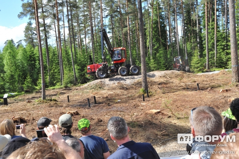Малый харвестер Коматцу (Komatsu)