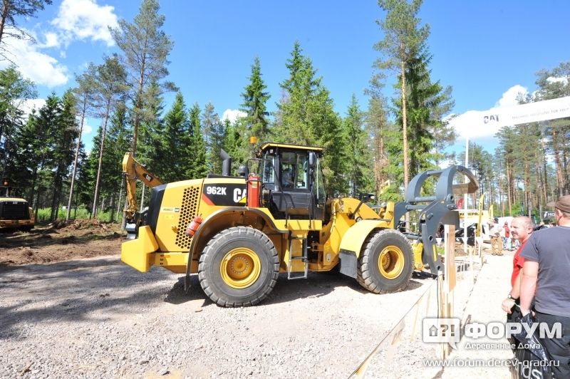 Фронтальный погрузчик Caterpillar (CAT)