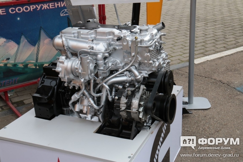 Фото двигателя строительной техники JCB