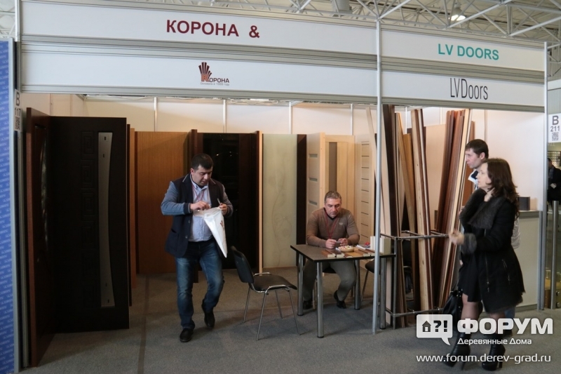Фото дверей КОРОНА и LV DOORS