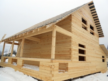 Деревянный дом из строганного бруса 7х10 с гаражом (Александровский район, д. Лизуново) март 2013