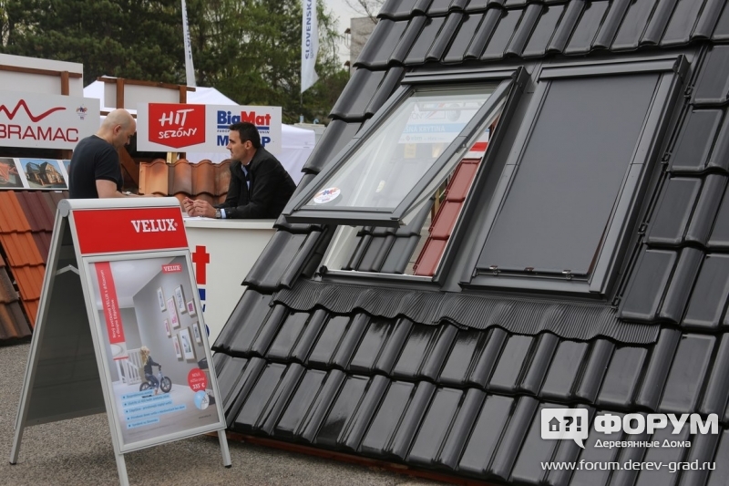 Встроенные пластиковые окна Велюкс (VELUX)