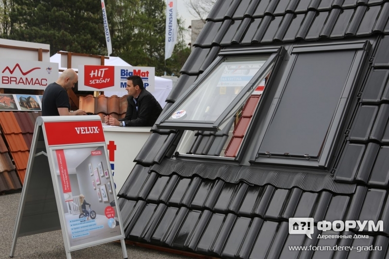 Крыши из черепицы с пастиковыми окнами Велюкс (VELUX)