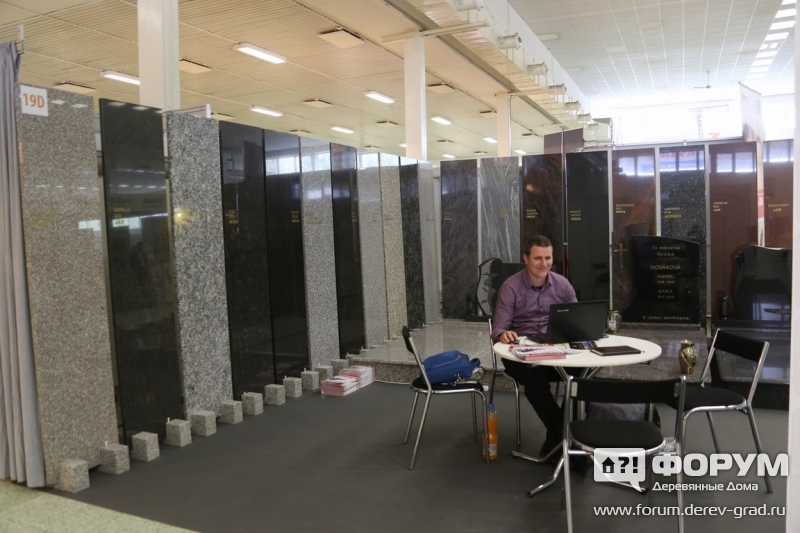 Памятники из высокопрочного мрамора Стоун (stone)