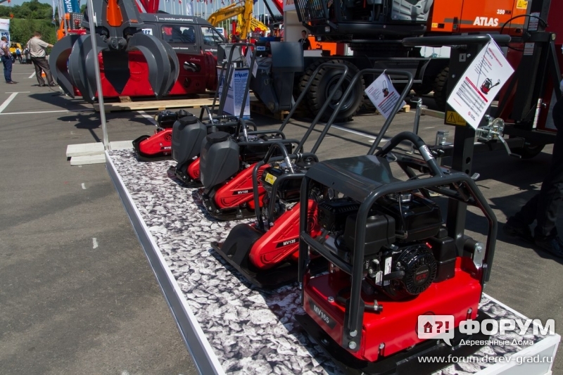 Реверсивная виброплита Чикаго пнюмэтик (Chicago Pneumatic)