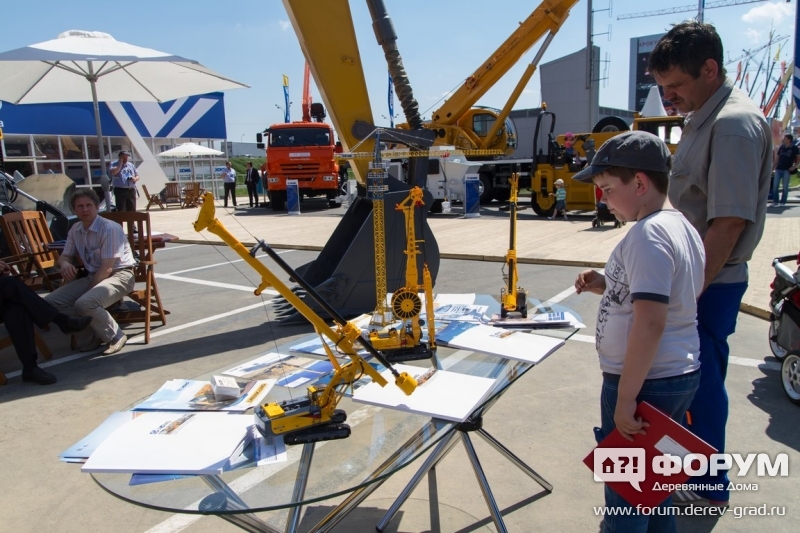 Выставка строительной техники СТТ-2015