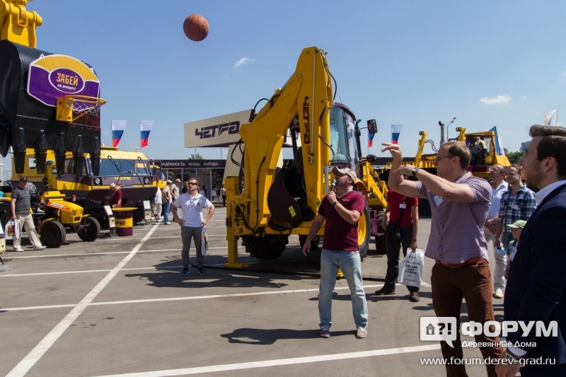 Выставка строительной техники СТТ-2015