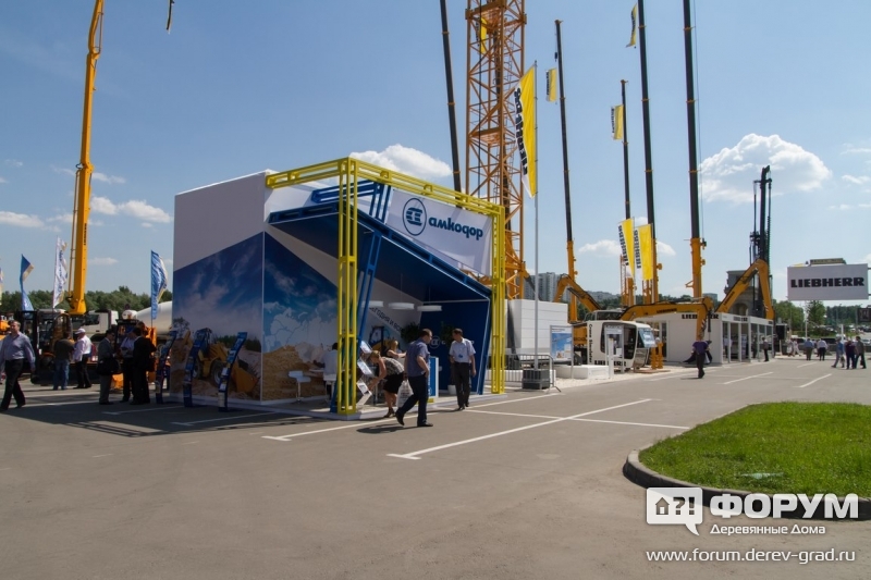 Выставка строительной техники СТТ-2015