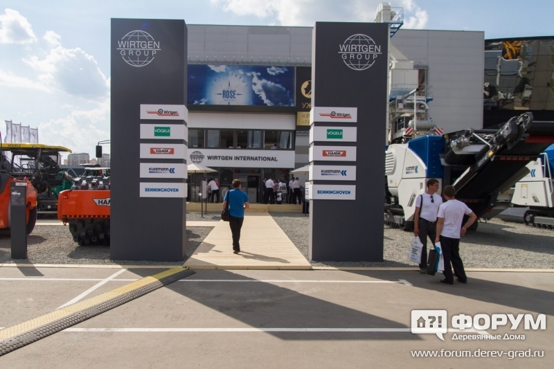 Дорожная техника на стенде Витген Груп (WIRTGEN GROUP)