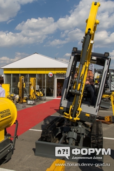 Экскаватор гусеничный Васер неусон (Wacer neuson)