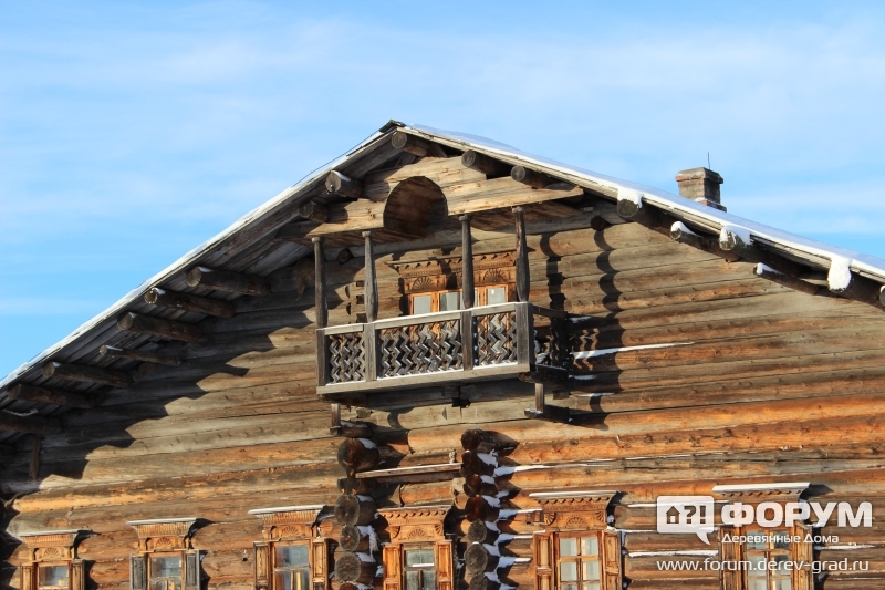Самцовая кровля в деревянной избе