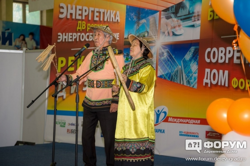 Музыкальные инструменты коренных народов на выставке Современный дом. Формула уюта 2015