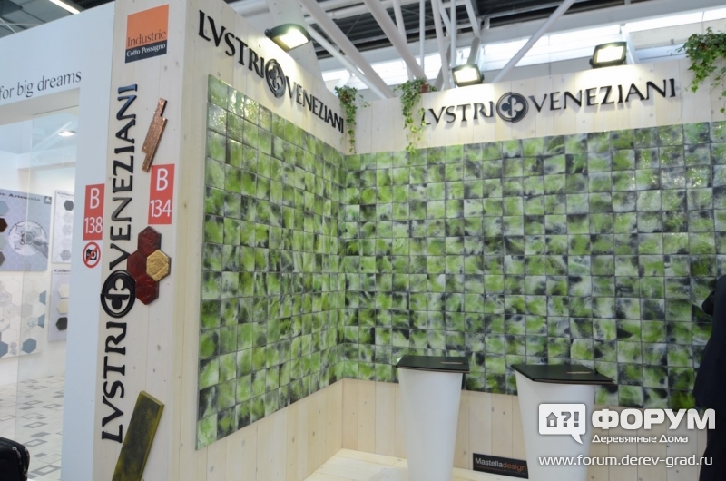 Стенд компании Lustri Veneziani