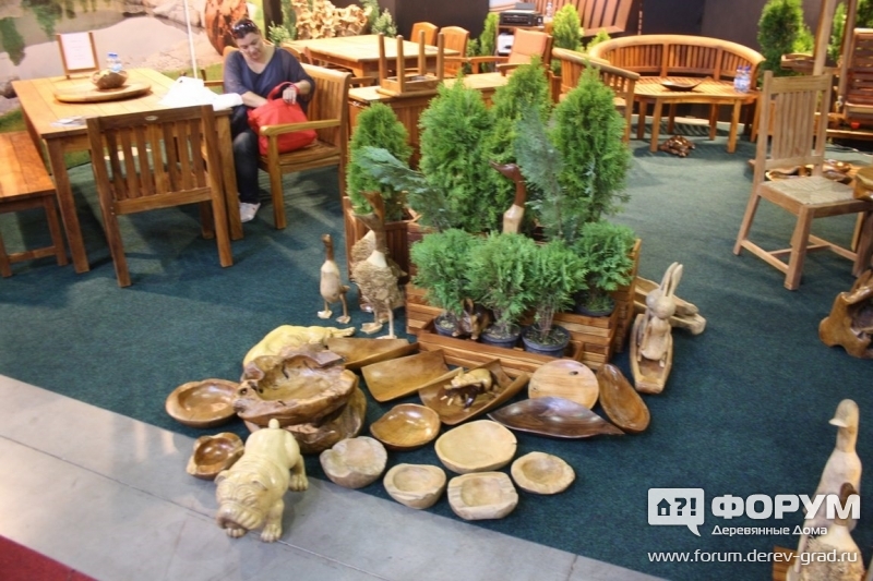 Фигуры из дерева для сада