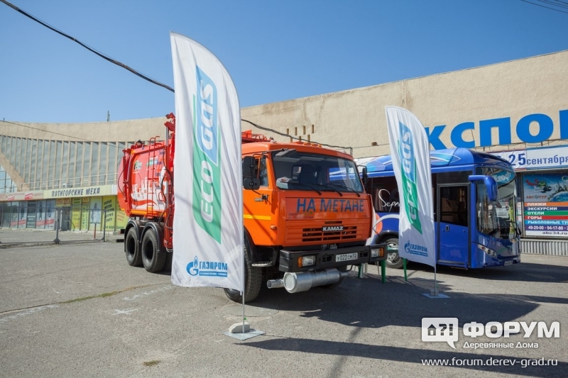 Мусоровоз с боковой загрузкой К0-440-8Г на метане