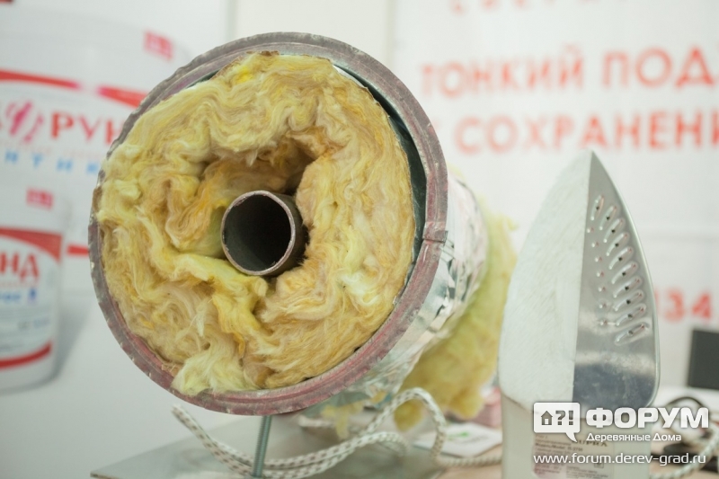 Труба с теплоизоляцией старого образца. Толщина в сотни раз превышает технологию Корунд. Торговый дом «Корунд ЮФО»