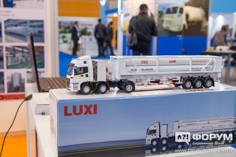 Макет автотранспорта на стенде LUXI (Люксу)