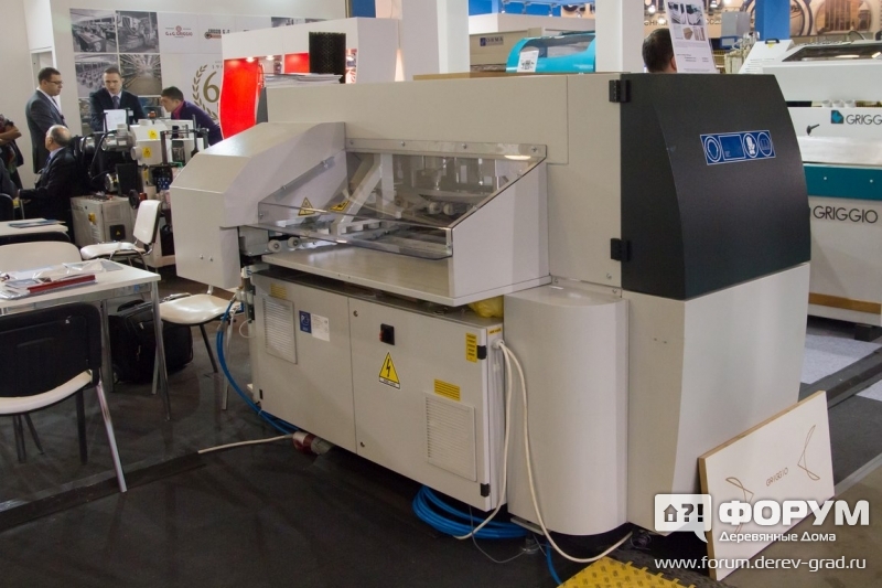 Сверлильно-присадочный центр с ЧПУ проходного типа CNC 1000 (Сиэнси)
