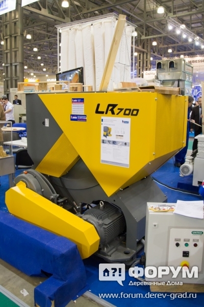 Шредер для измельчения древесных отходов LR700