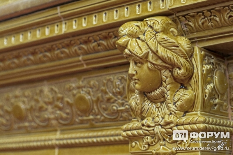 Деталь изразцового камина в экспозиции Мира каминов 2