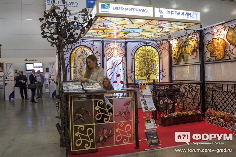 Компания «МИР ВИТРАЖА» показала панно и витражные потолки 1