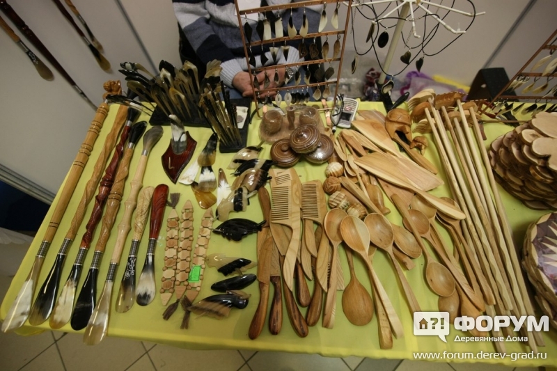 Ложечки, расчески и сувенирная продукция из дерева от кампании Народные промыслы Крыма