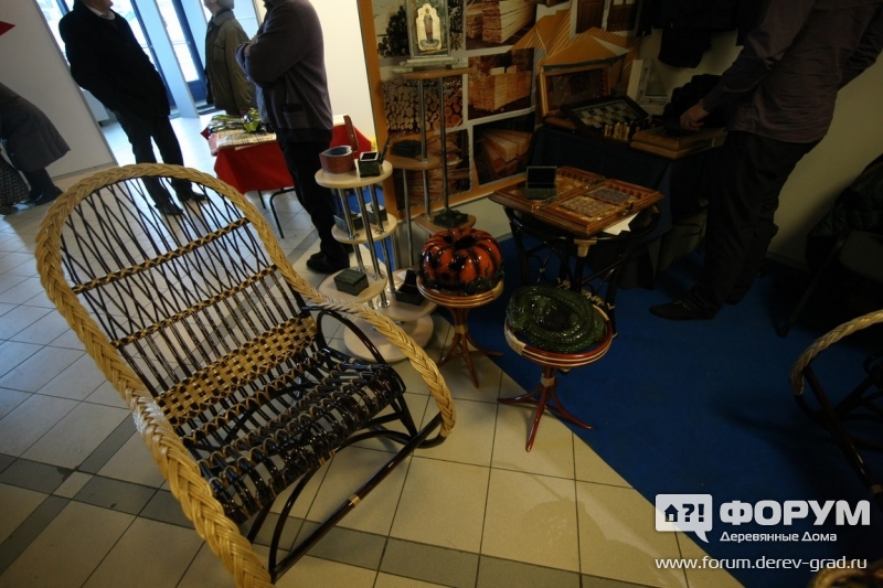Плетеное кресло-качалка и другая сувенирная продукция от компании Шедевр