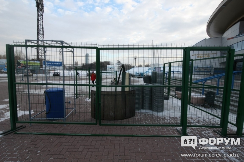 Решения по ограждени территории металлической сеткой предлагает компания Техноковка
