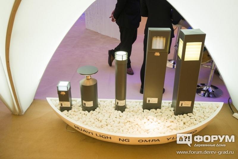Освещение от Хауи Лайтинг компани (Huayi lighting company)