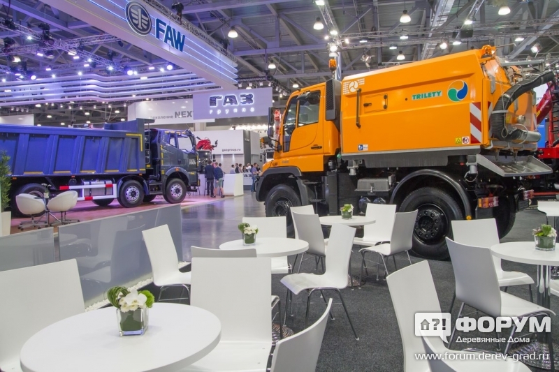 Unimog U400 с вакуумно-подметальным пылесосом (Юнимог) (2)