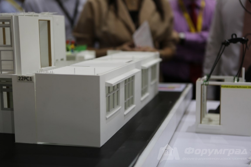 Макеты строительных кранов и зданий на выставке  BuildTechAsia - 2016 (6)